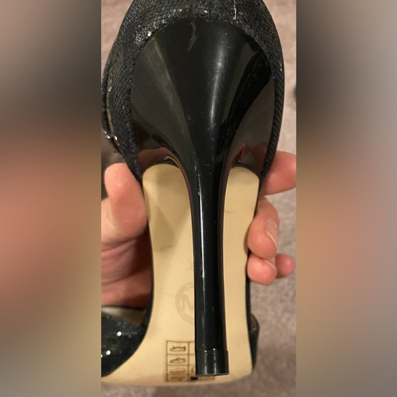Michael Kors Diana T-Strap Black Glitter Sandals size 8 - Picture 7 of 7